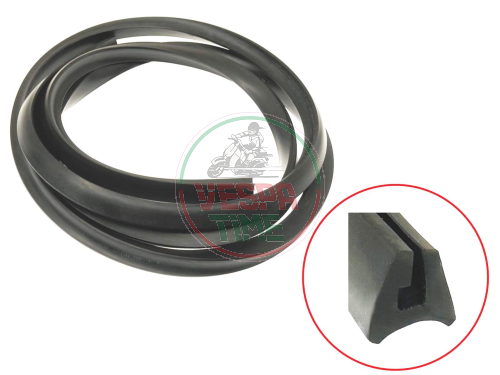 Burlete negro de goma para baúl, kit para una vespa - h.9 mm, l.1630 mm