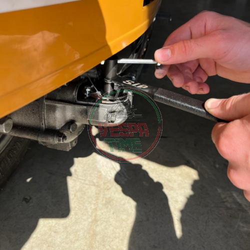 SIP tool for assembling Vespa gear selector clamps