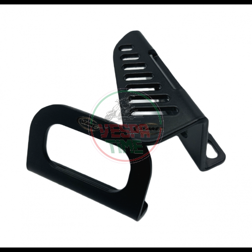 Staffe VMC NERO fissaggio fori cavalletto centrale per fissaggio tanica benzina, borsa su pedana per Vespa Smallframe e Largeframe