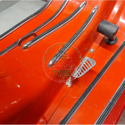 Staffe VMC fissaggio fori cavalletto centrale per fissaggio tanica benzina, borsa su pedana per Vespa Smallframe e Largeframe