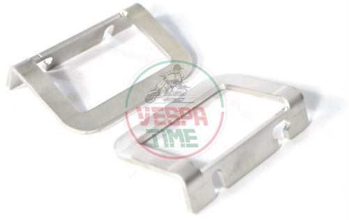 Staffe MRP fissaggio fori cavalletto centrale per fissaggio tanica benzina, borsa su pedana per Vespa Smallframe e Largeframe